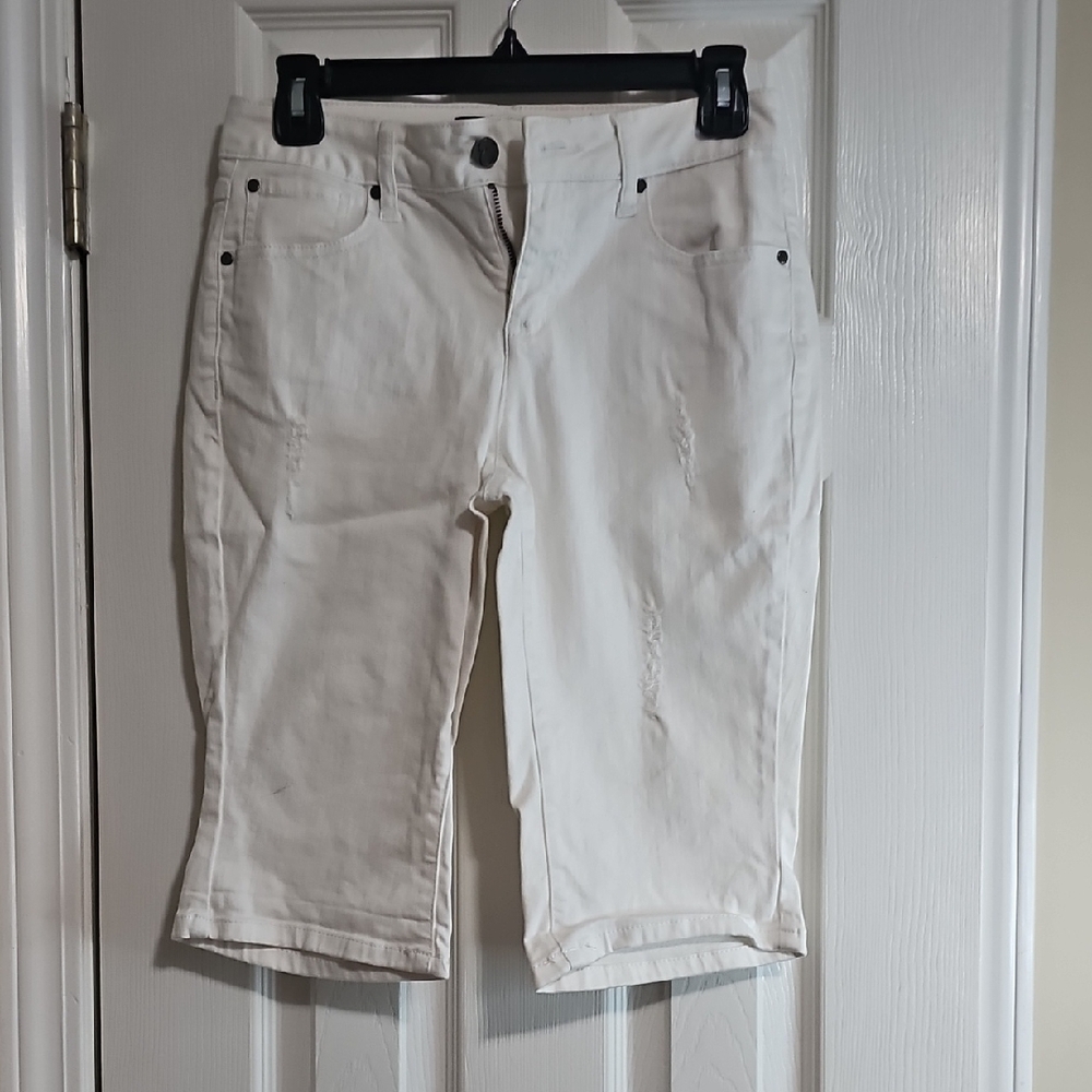 White Cropped Jeans